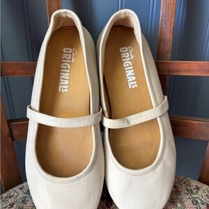 Clarks Originals Women’s Leather Neutral Cream Ballet Flats Size 6